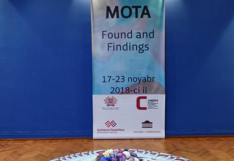 В Азербайджане проводится выставка известного португальского художника Карлоса Моты