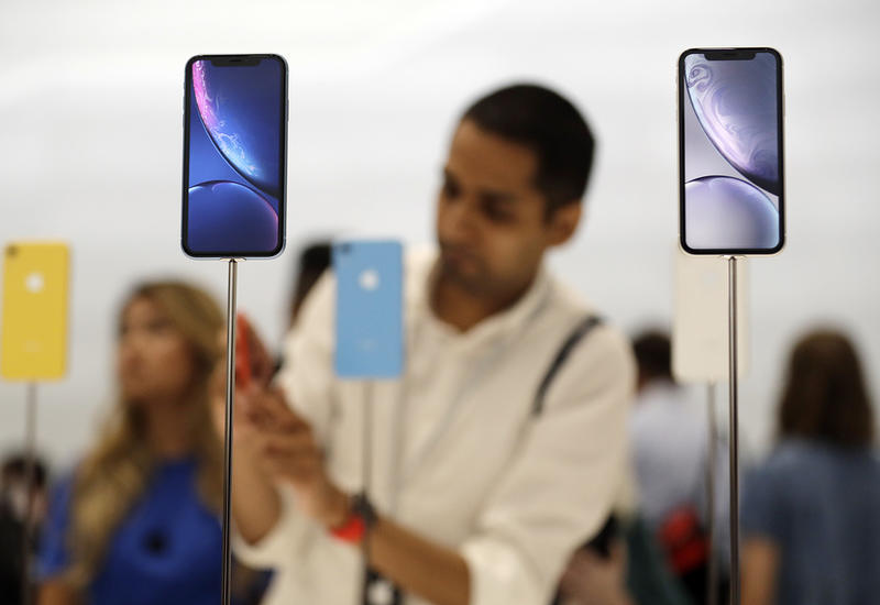 Apple сократила заказы на производство трех новых моделей iPhone