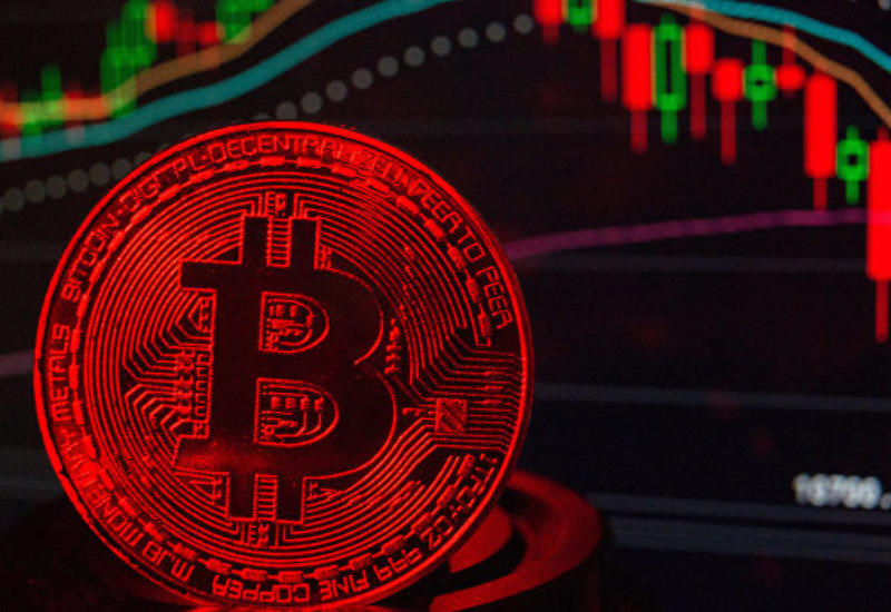 Биткоин опустился ниже пяти тысяч долларов