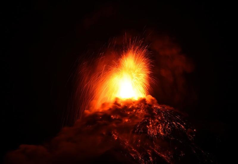 Извержение вулкана в Гватемале обратило в бегство тысячи людей