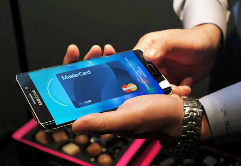 В Азербайджане заработают Samsung Pay и Apple Pay