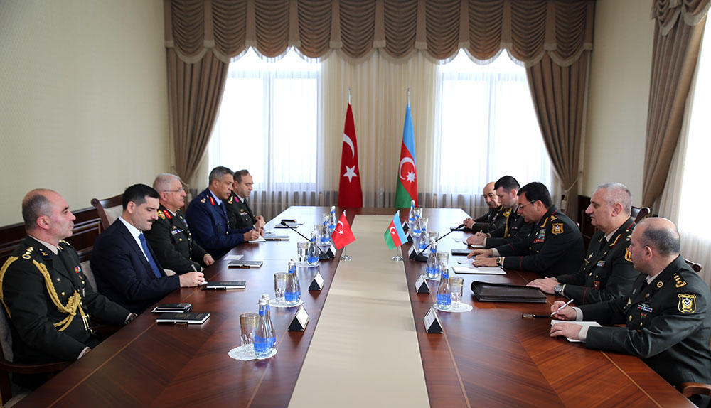 Начальники генштабов Азербайджана и Турции обсудили сотрудничество