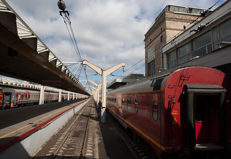 москва пассажирская октябрьская. курский вокзал сапсан платформа. тэм18д-129. москва октябрьская ржд. ленинградский вокзал москва платформа.