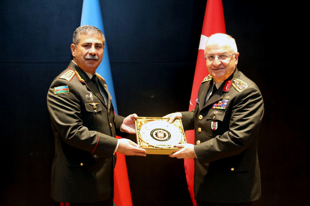 Военные ведомства Азербайджана и Турции обсудили проведение совместных учений