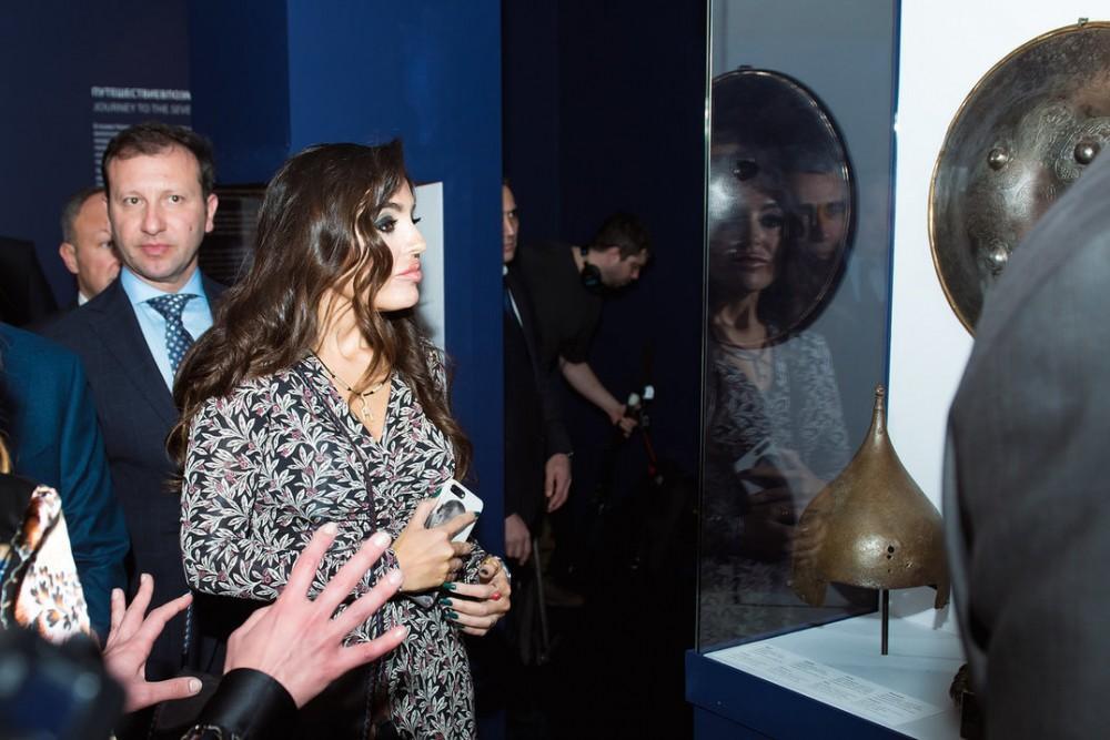 Вице-президент Фонда Гейдара Алиева Лейла Алиева приняла участие в открытии выставки «Семь красавиц» в Москве