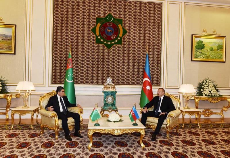 Гурбангулы Бердымухамедов: Туркменистан и Азербайджан могут использовать потенциал сотрудничества в области экономики на региональном и международном уровнях