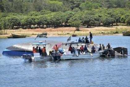 Крушение яхты в Уганде, есть погибшие