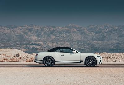 Новый Bentley Continental GT с твидовой крышей <span class="color_red">- ФОТО</span>
