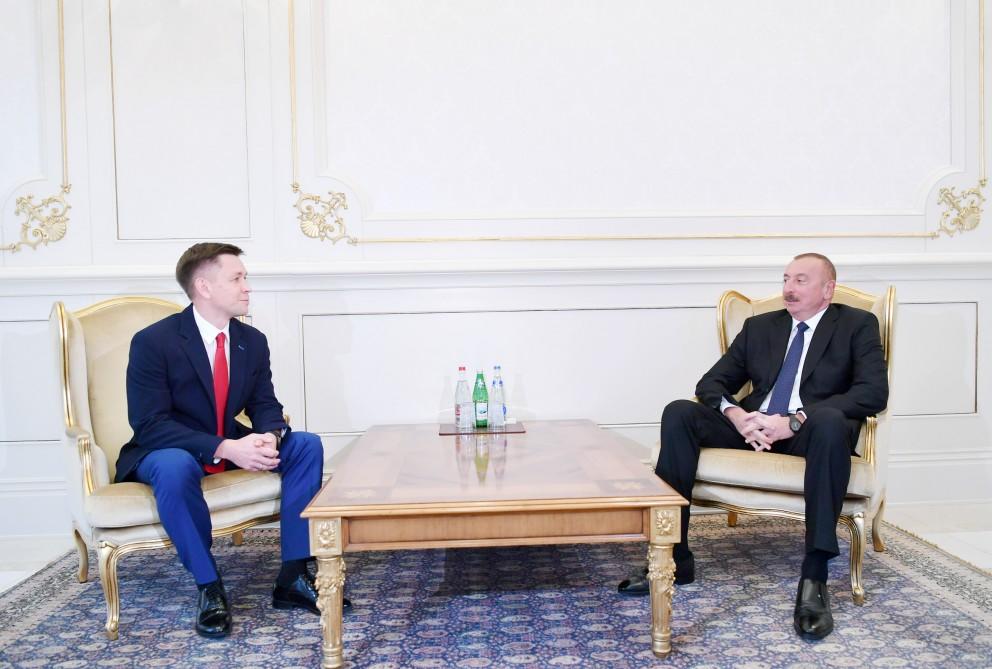 Президент Ильхам Алиев принял министра связи России