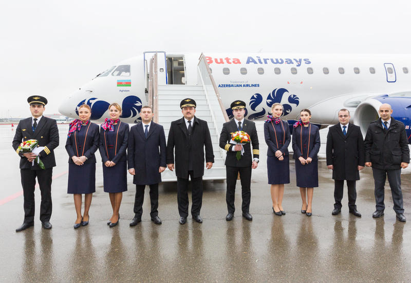 Парк азербайджанского лоукостера пополнился еще одним самолетом Embraer E-190