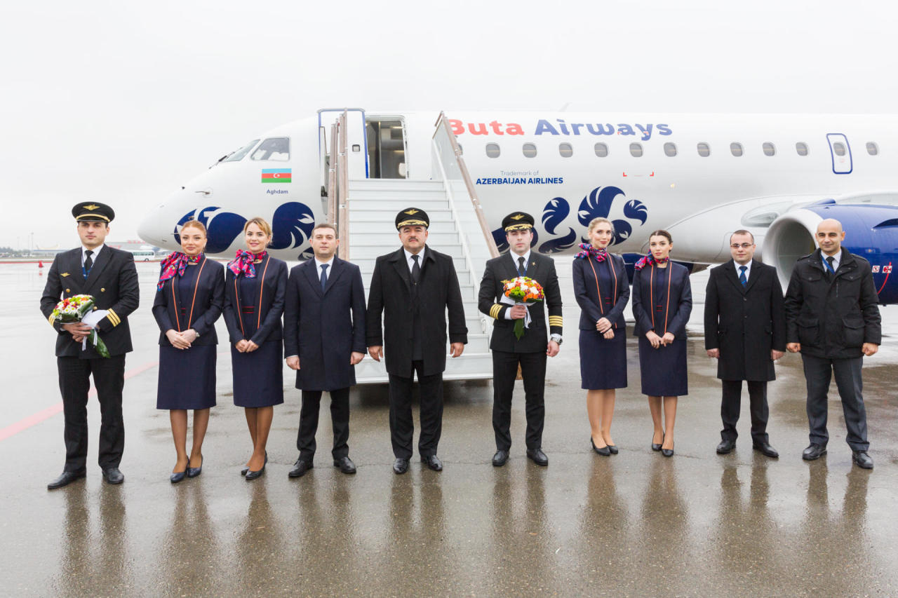 Парк азербайджанского лоукостера пополнился еще одним самолетом Embraer E-190