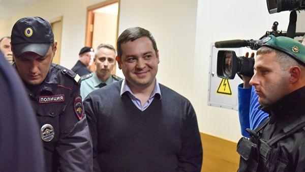 Известного российского блогера освободили в зале суда