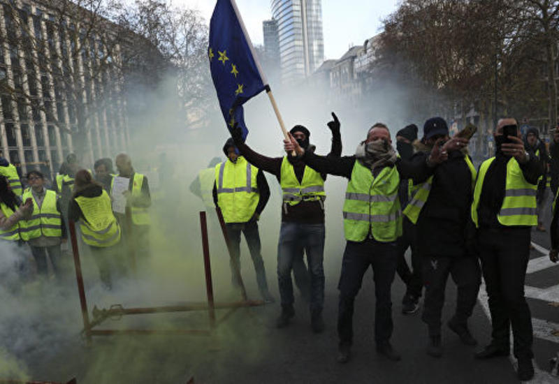 Полиция в Брюсселе задержала 100 человек за несанкционированную акцию