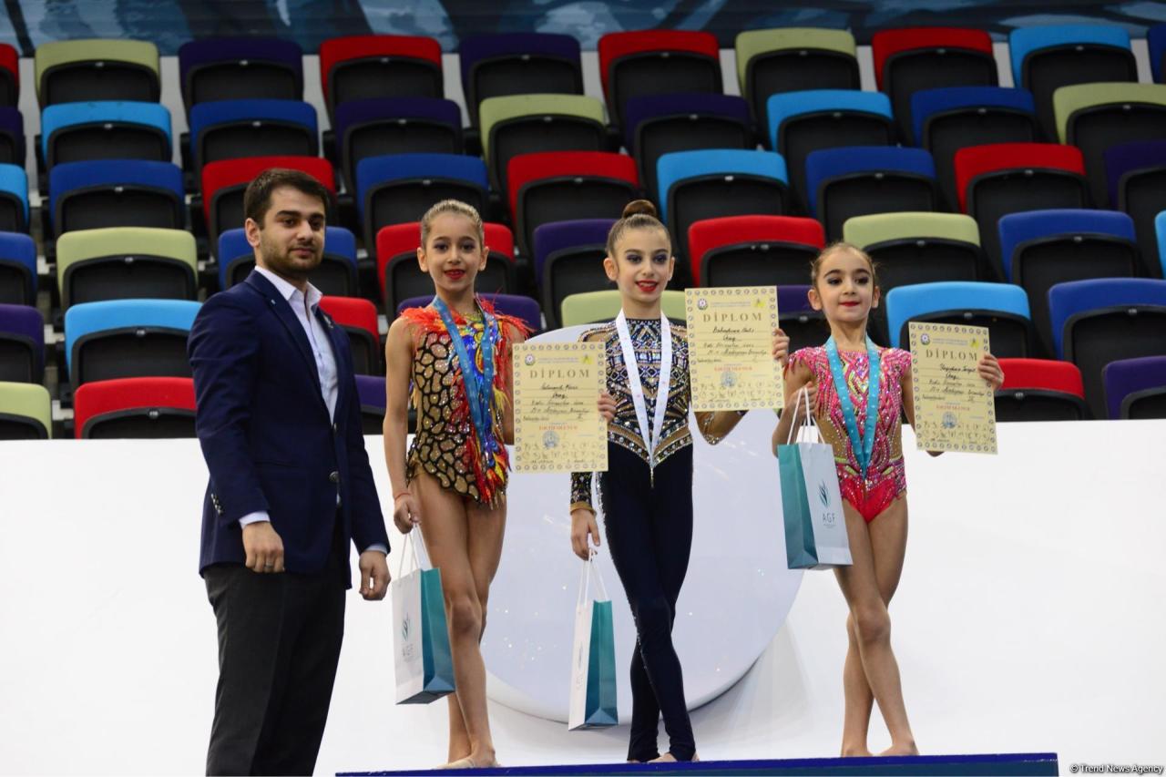 Прошла церемония награждения призеров третьего дня соревнований 25-го первенства Азербайджана по художественной гимнастике
