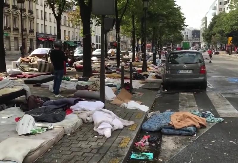 Париж приходит в себя после субботних беспорядков и оценивает ущерб