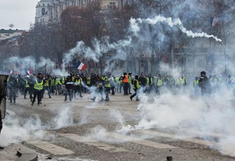 Во Франции более четырех тысяч человек задержали с начала акций протеста