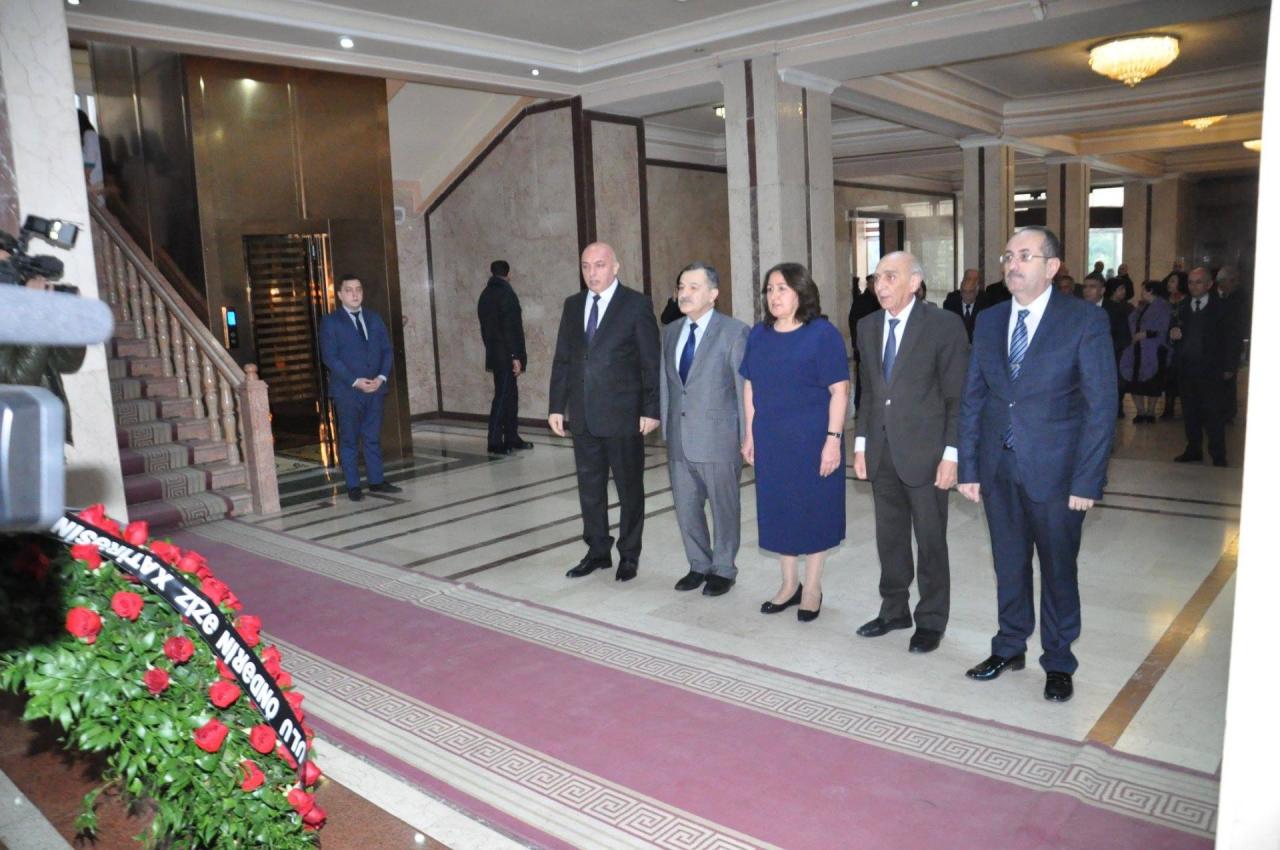 В БГУ почтили память великого Гейдара Алиева