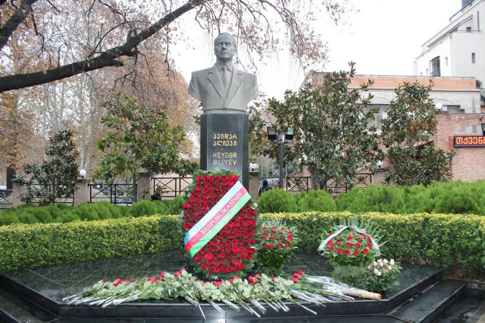 Память великого лидера Гейдара Алиева с уважением почтена в Грузии