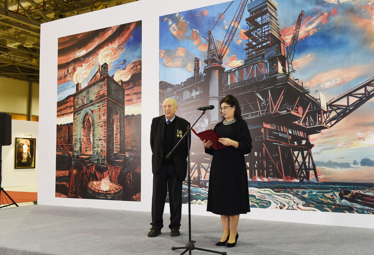 В Бакинском Экспо-центре открылась выставка в связи с 90-летним юбилеем всемирно известного художника Таира Салахова