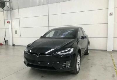 Tesla Model X превратили в пуленепробиваемый броневик <span class="color_red">- ФОТО</span>