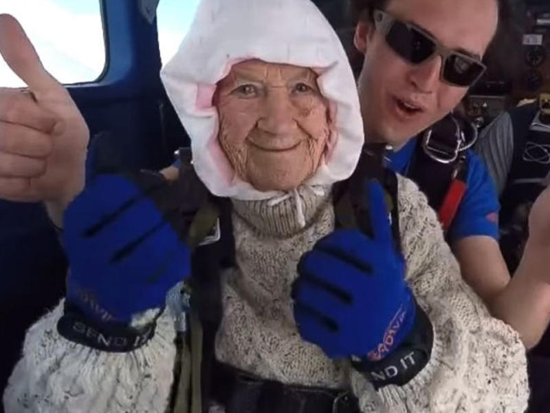 102 yaşlı qadın dünyanın ən yaşlı skaydayveri oldu
