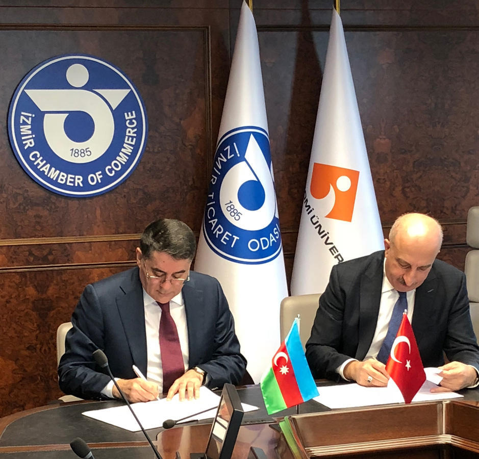Азербайджан и Турция подписали документ в сфере международных автоперевозок