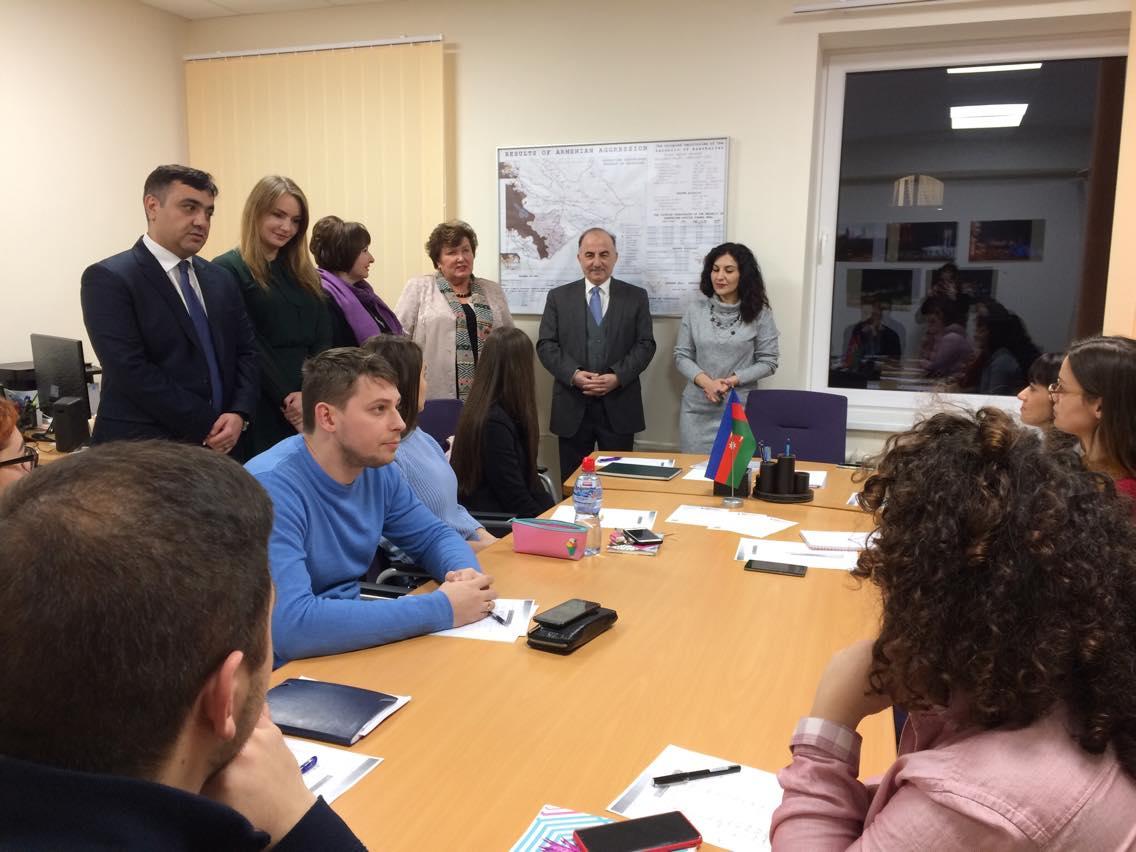 В столице Латвии открылись необычные курсы азербайджанского языка