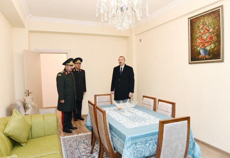 Президент Ильхам Алиев принял участие в церемонии выдачи новых квартир военнослужащим в Баку