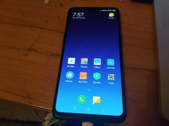 Смартфон OnePlus 6T получил возможности от Xiaomi