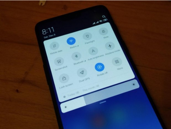 Смартфон OnePlus 6T получил возможности от Xiaomi