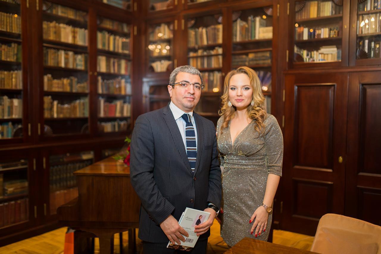 Российская журналистка посвятила свою первую книгу Азербайджану
