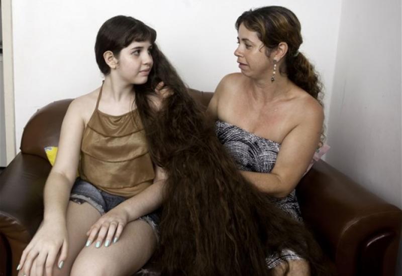С огромной волосатой мамой