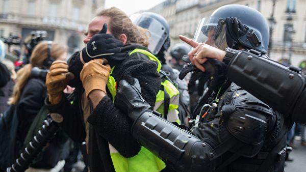 МВД Франции о жестоких людях в рядах «желтых жилетов»