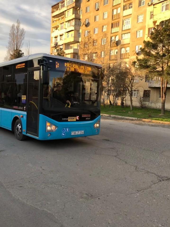 На улицах Баку появились новые автобусы