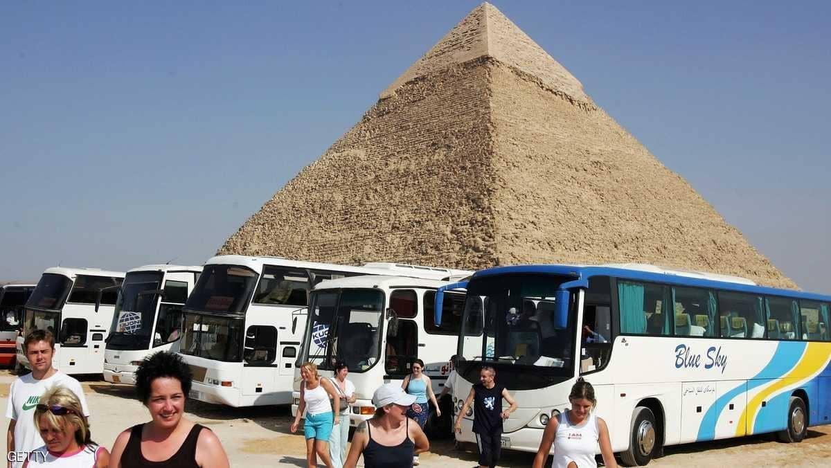 Misirdə turist avtobusu partladılıb, 2 ölü, 12 yaralı