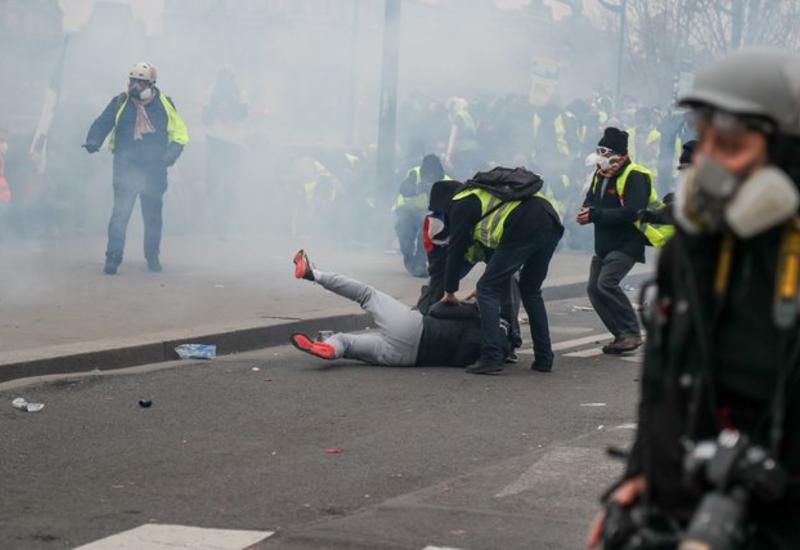 Представители городов Франции боятся погромов "желтых жилетов"
