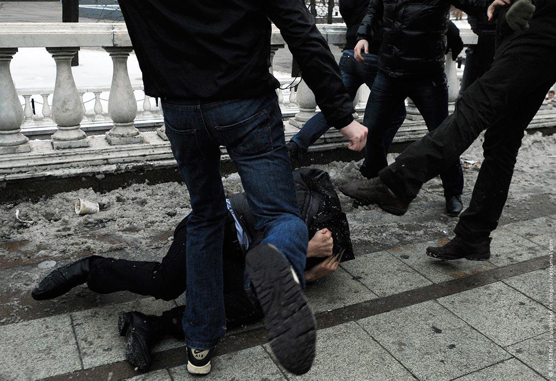 В общежитии университета в Москве произошла массовая драка между студентами В общежитии университета в Москве произошла массовая драка между студентами