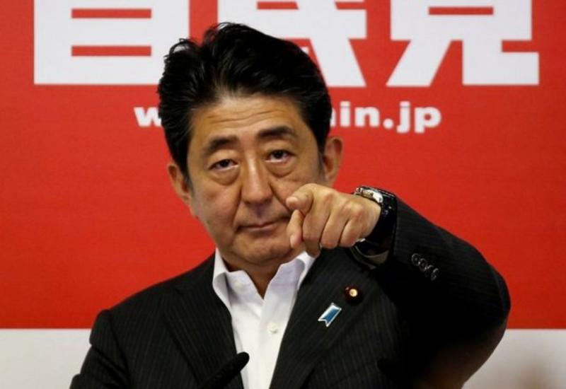 Премьер-министр Японии на могиле отца поклялся заключить мирный договор с Россией