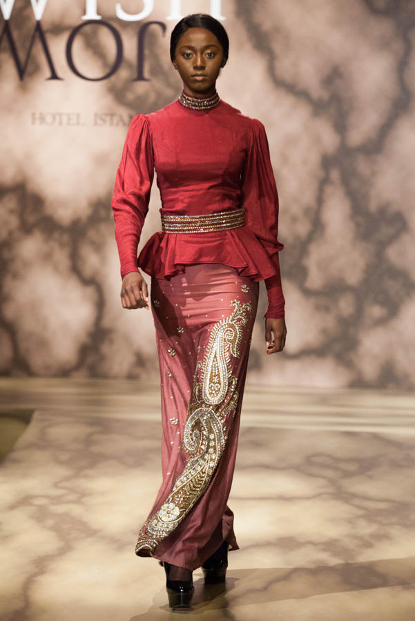 Красочные коллекции Гюльнары Халиловой очаровали AFWEU Fashion Week Istanbul