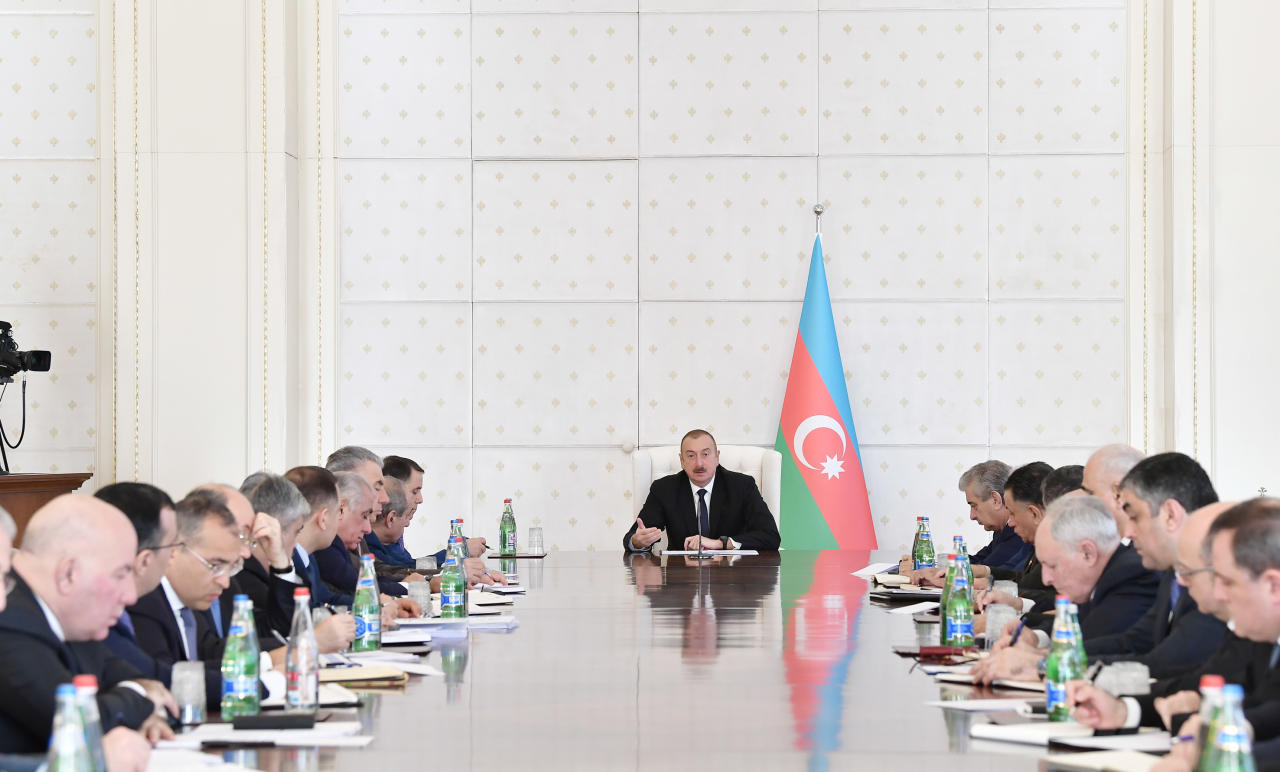 Под председательством Президента Ильхама Алиева прошло заседание Кабмина, посвященное итогам 2018 года и предстоящим задачам