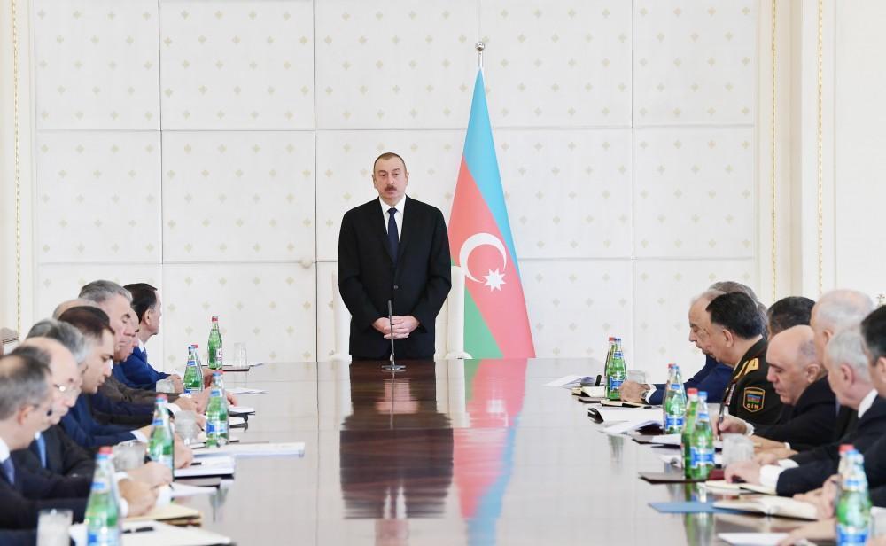 Президент Ильхам Алиев: В экономику Азербайджана в прошлом году инвестированы 17,2 млрд манатов