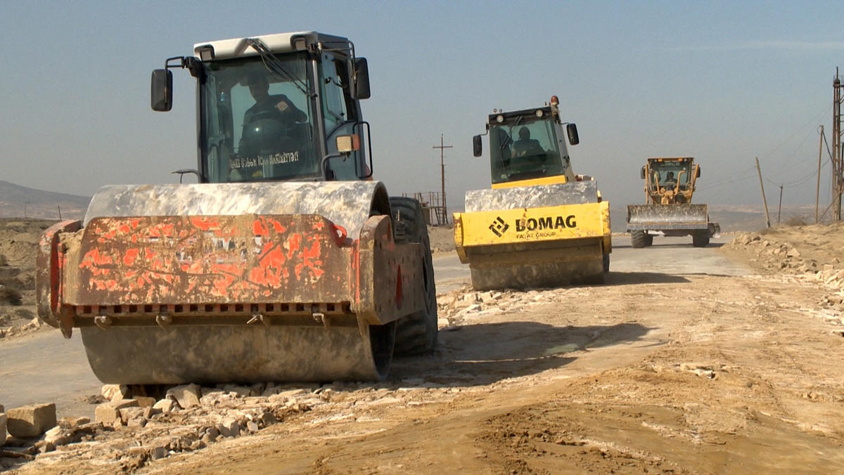 В Баку завершается строительство двух крупных автодорог
