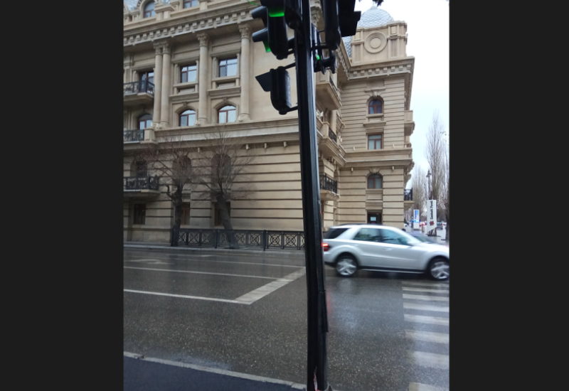 Вниманию водителей: опасный перекресток в Баку