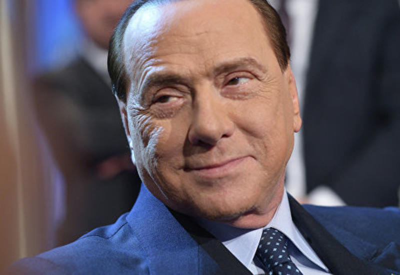 Берлускони хочет стать кандидатом в Европарламент