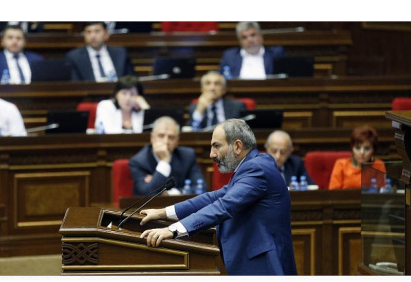 Xunta rejiminin süqutu: erməni rəhbərliyi konstruktiv mövqeyə gələcəkmi?