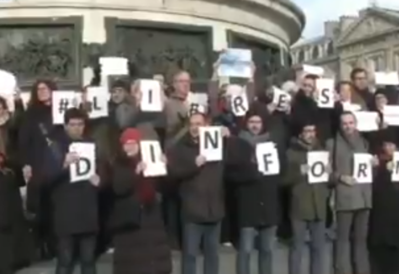 Журналисты организовали митинг в Париже против насилия в адрес работников СМИ