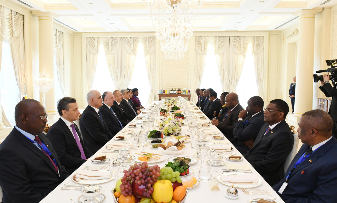 В Баку состоялась встреча президентов Азербайджана и Зимбабве