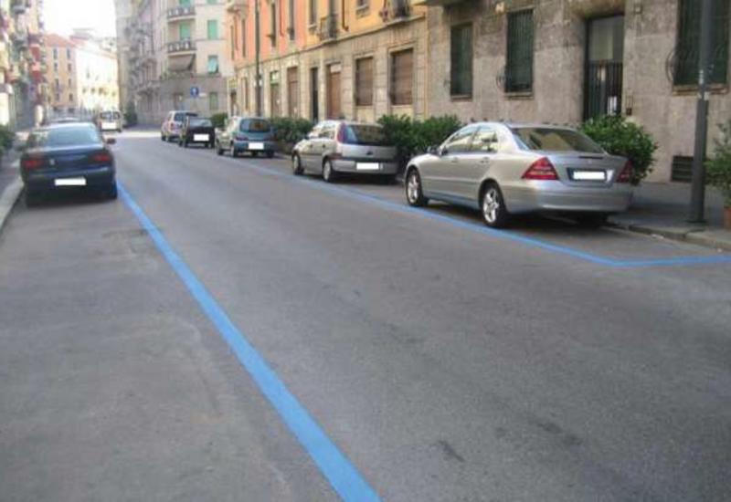 В Баку разрешат парковаться прямо на дороге