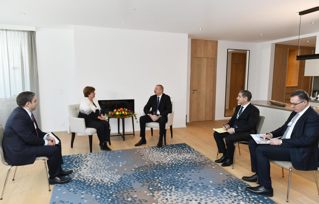 Президент Ильхам Алиев встретился в Давосе с главой Всемирного банка и премьером Грузии