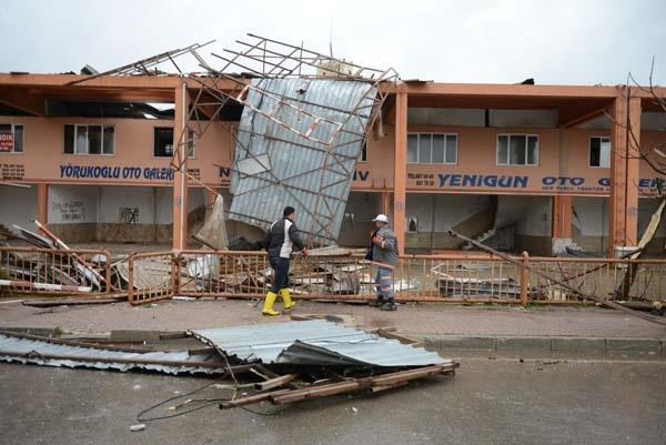 В Турции бушует ураган: есть погибший, много пострадавших